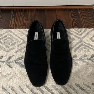 Steve Madden Men’s Velvet Smoking Slippers